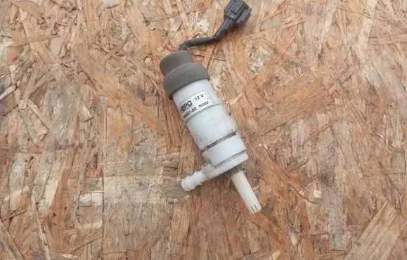 Renault Koleos I Headlight washer pump 16633100