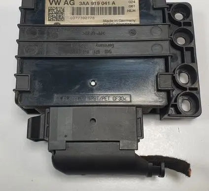 Volkswagen New Beetle Voltage converter/converter module 5K0971846A
