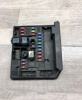 Nissan Qashqai Fuse module 284B7JD02A