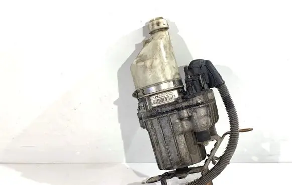 Opel Zafira B Power steering pump 13192897