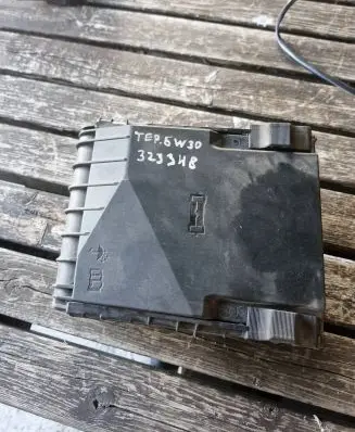 Volkswagen PASSAT B6 Fuse box set 3C0937125 63592777