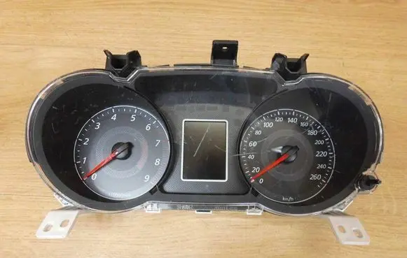 Mitsubishi Lancer Evolution Speedometer (instrument cluster) 8100A318A 8100A318