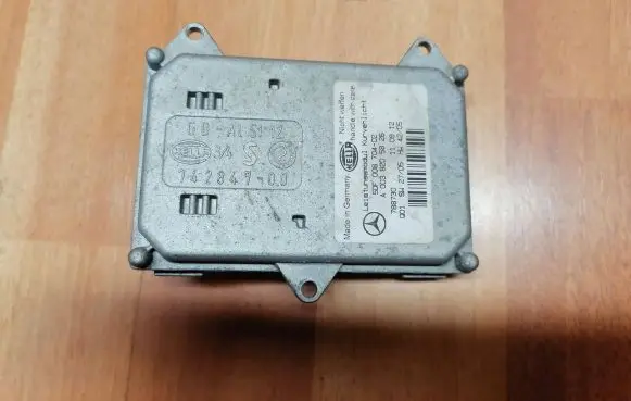 Headlight ballast module Xenon