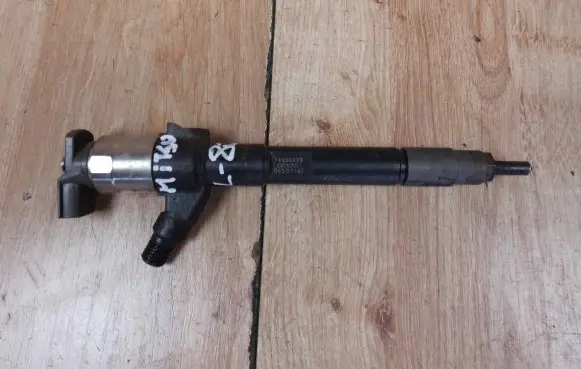 Mitsubishi ASX Fuel injector 1465A323
