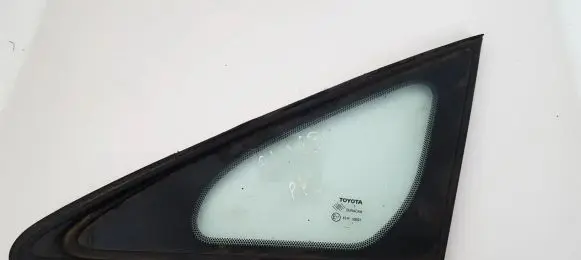 Toyota Verso Front triangle window/glass 