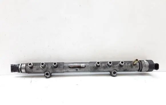 Volvo XC90 Fuel main line pipe 31259011 0445215023