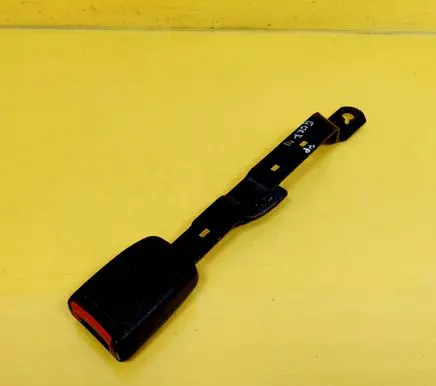 Volkswagen Golf III Front seatbelt buckle 1H0857756