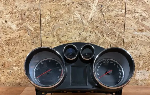 Opel Insignia A Speedometer (instrument cluster) 12844142