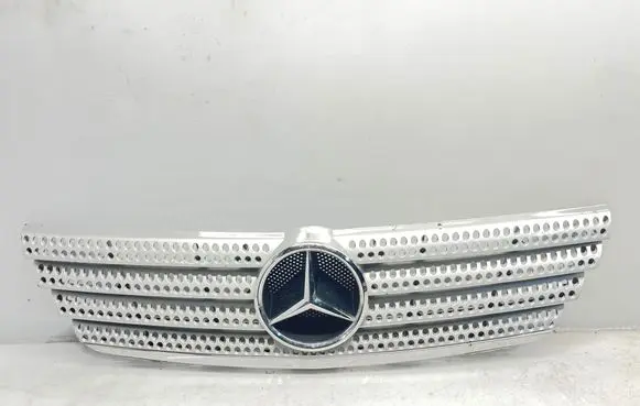 Mercedes-Benz C W203 Front grill A2038801283