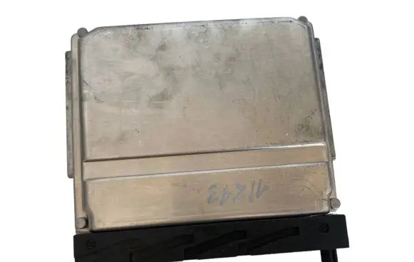 Volvo S60 Engine control unit/module 30646978A 1039S04101 0281011441