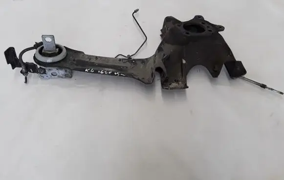 Rear wheel hub spindle/knuckle