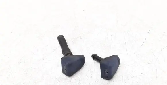 Volvo XC90 Windshield washer spray nozzle 