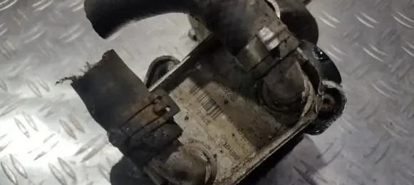 Engine oil radiator