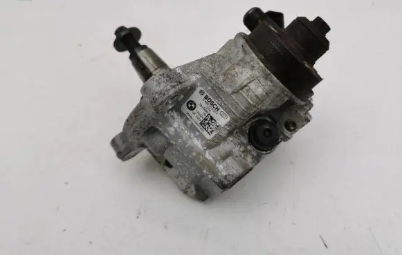 BMW 5 F10 F11 Fuel injection high pressure pump 0445010517 7810696