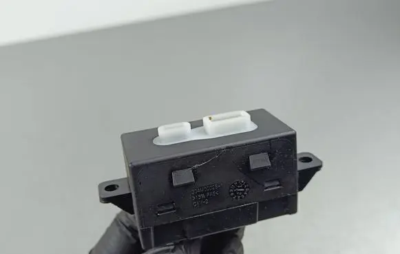 Jeep Grand Cherokee WL USB socket connector 61571E 88422663AC