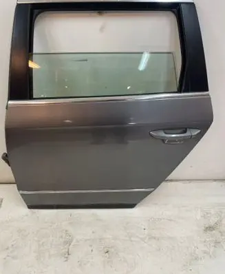 Volkswagen PASSAT B6 Rear door LA7T