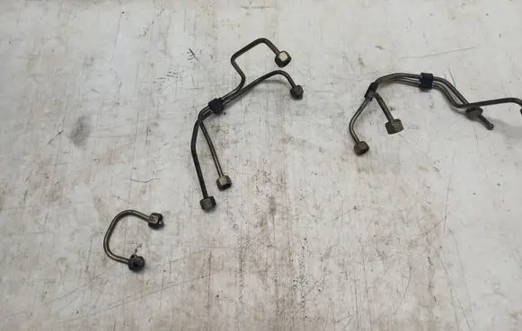 Peugeot 607 Fuel injector supply line/pipe