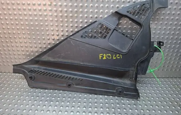 BMW 1 F20 F21 Wiper trim S27705667 9353040
