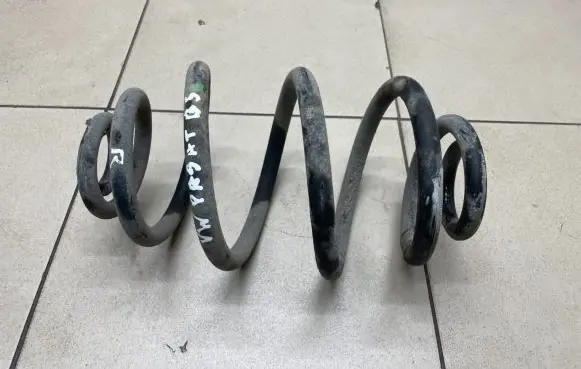 Volkswagen PASSAT B5 Rear coil spring