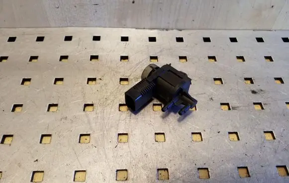 Audi A3 S3 8L Vacuum valve 1J0906283C