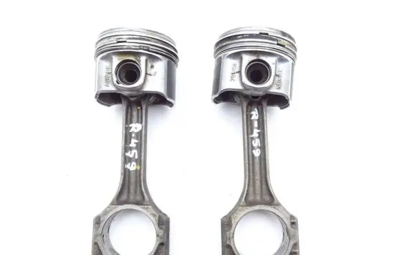 Volkswagen Golf IV Piston with connecting rod 7959A