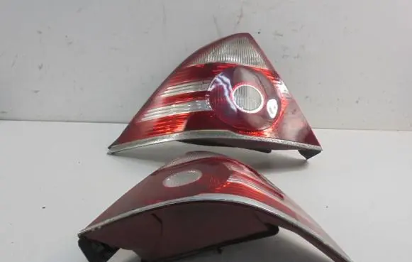Ford Mondeo Mk III Rear/tail lights 084311938LR