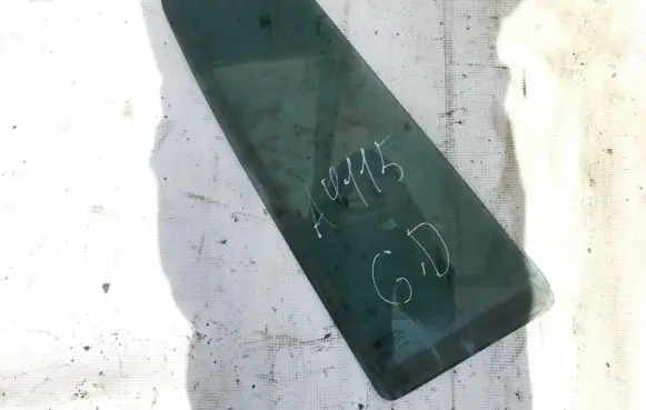 Citroen Xsara Picasso Rear vent window glass 