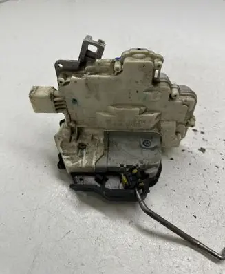Audi A4 S4 B7 8E 8H Rear door lock 8E0839015AA