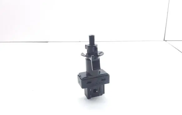 Mercedes-Benz E W211 Clutch pedal sensor A0065451014