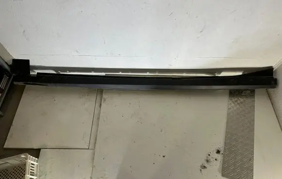 BMW iX Sill