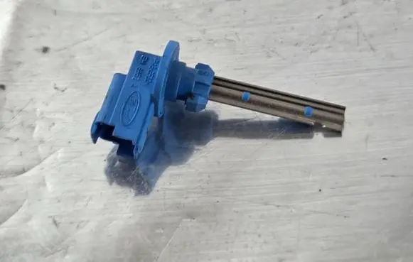 Ford Grand C-MAX Oil temperature sensor 100693 113817158