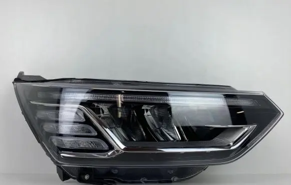 SsangYong Korando Headlight/headlamp 83102-37201