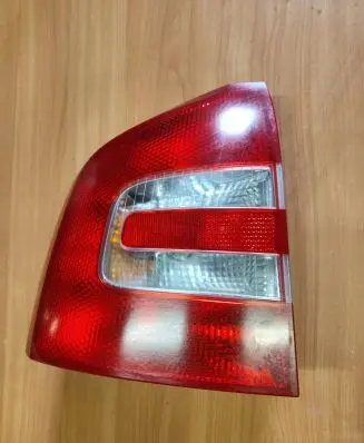 Skoda Octavia Mk2 (1Z) Rear/tail lights 275901