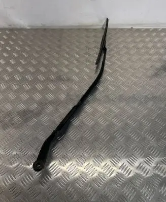 Maserati Ghibli Windshield/front glass wiper blade 670001642 89813736 24569