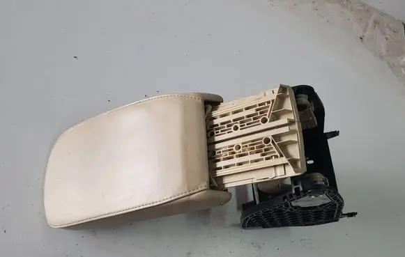 Skoda Superb B6 (3T) Armrest