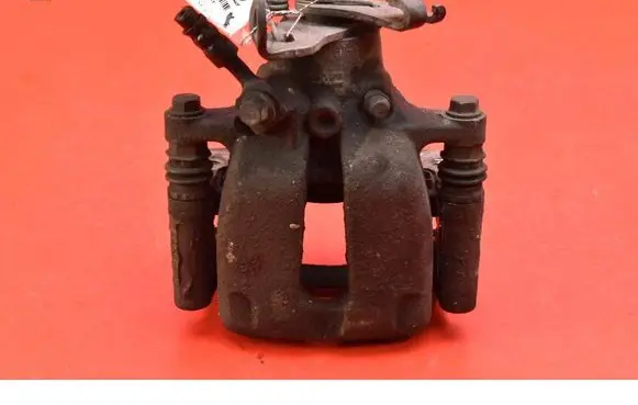 Opel Insignia A Rear brake caliper