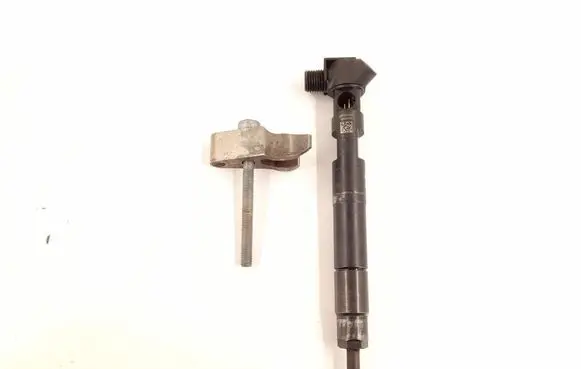 Mercedes-Benz E W212 Fuel injector 6510702887 A6510702887