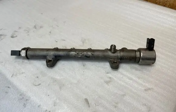 Mercedes-Benz E W212 Fuel main line pipe A6510700595