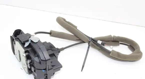 Nissan Leaf II (ZE1) Rear door lock