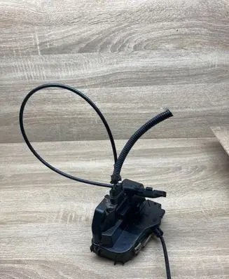 Nissan Primera Front door lock 250027AEX197