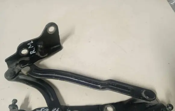 Volvo S40 Tailgate/trunk/boot hinge 30716249