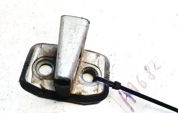 Audi A4 S4 B5 8D Rear door lock loop/hook striker 