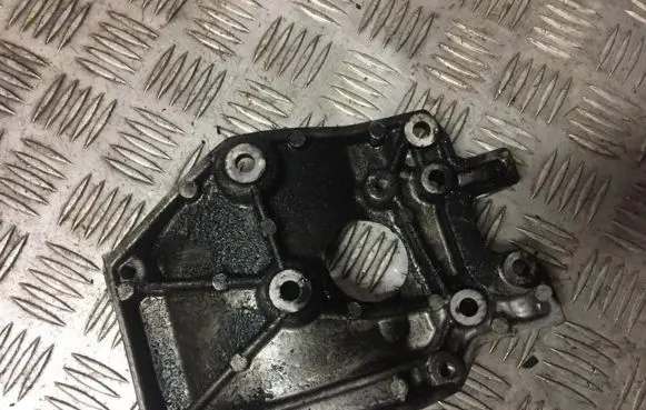 Ford Focus Engine mounting bracket 9646719580