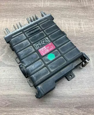 Volkswagen PASSAT B3 Engine control unit/module ECU 0261200222 893907404A