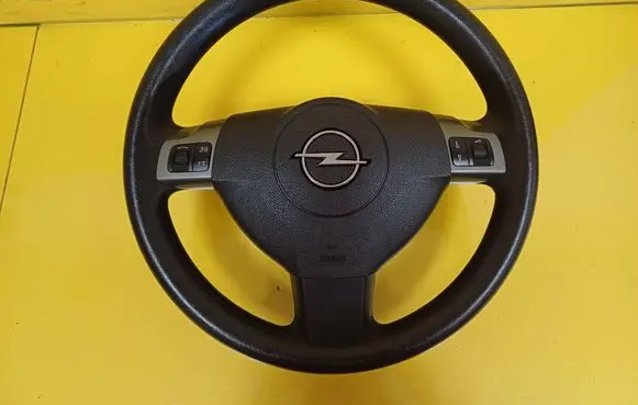 Opel Zafira B Steering wheel 13111340AC
