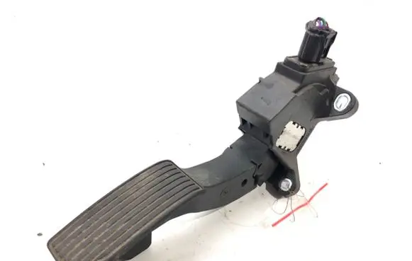 Toyota Aygo AB40 Accelerator throttle pedal