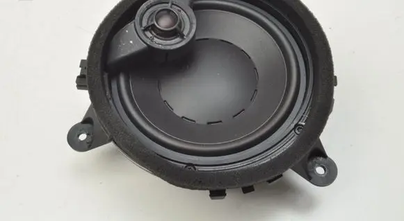 Volvo XC90 Front door speaker 