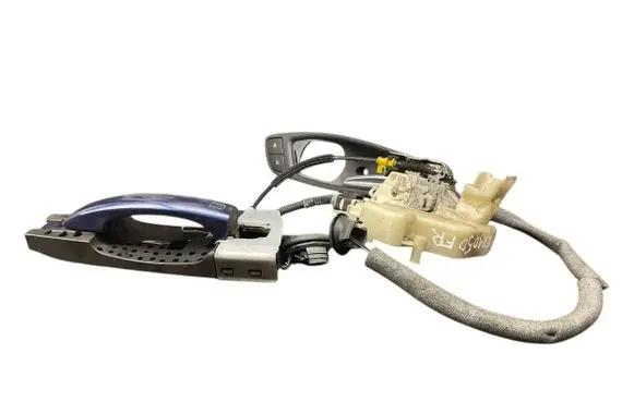 Audi A1 Front door lock 8X2837016B 8X2837350A 8X0837020