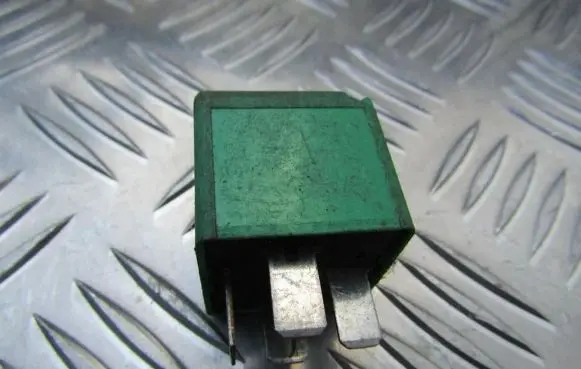 Ford Escort Other relay 93bg13a025a1b v23136-a1-x32