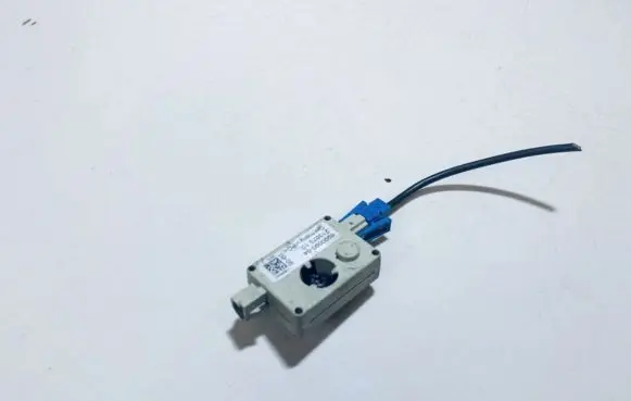 BMW 3 E90 E91 Antenna control unit 6990090 21367510